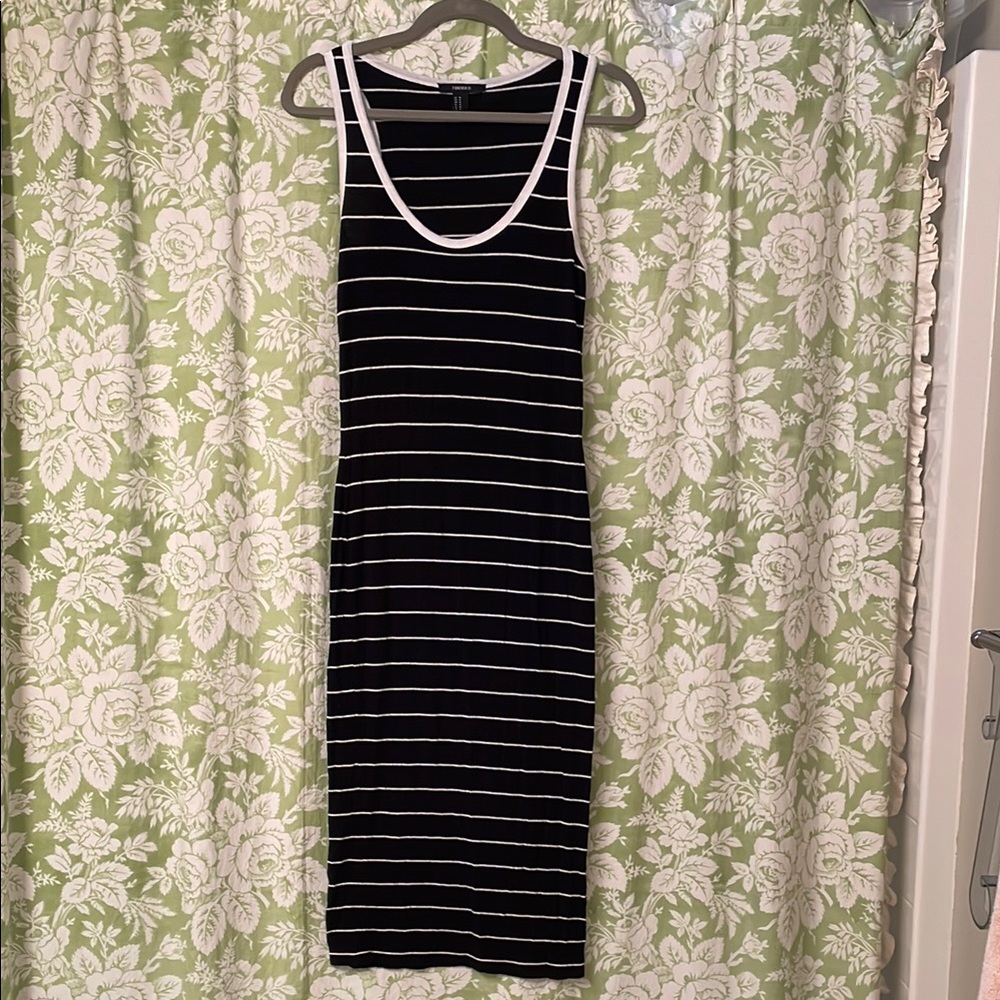 🏝️Big $5 Sale!🏝️Forever 21 Black and White Striped Dress